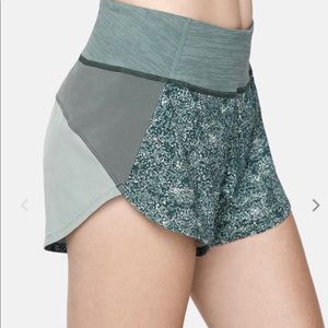 Outdoor Voices Hudson 2.5” Shorts